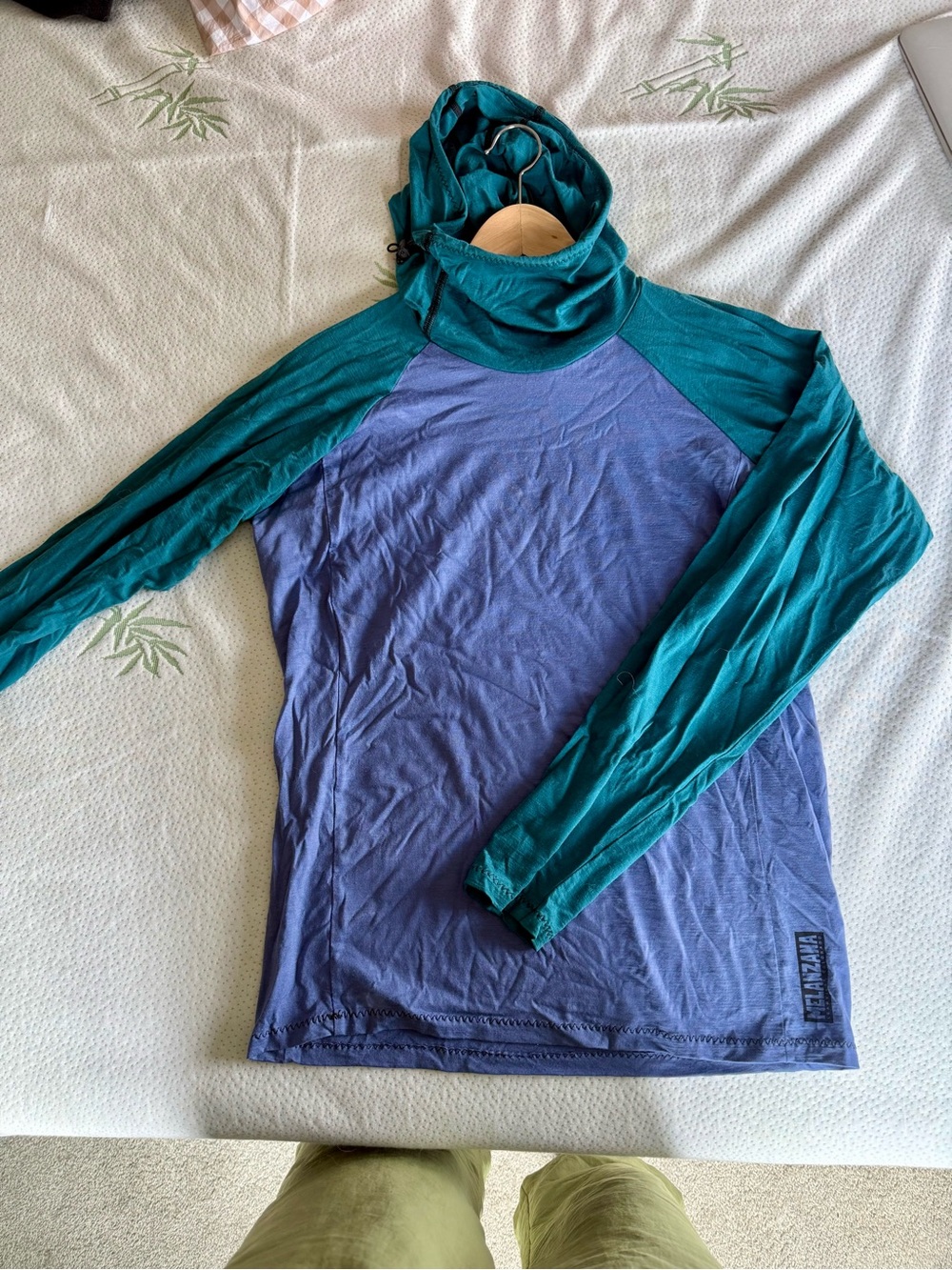 Melanzana Hooded Merino Base, Men’s Small